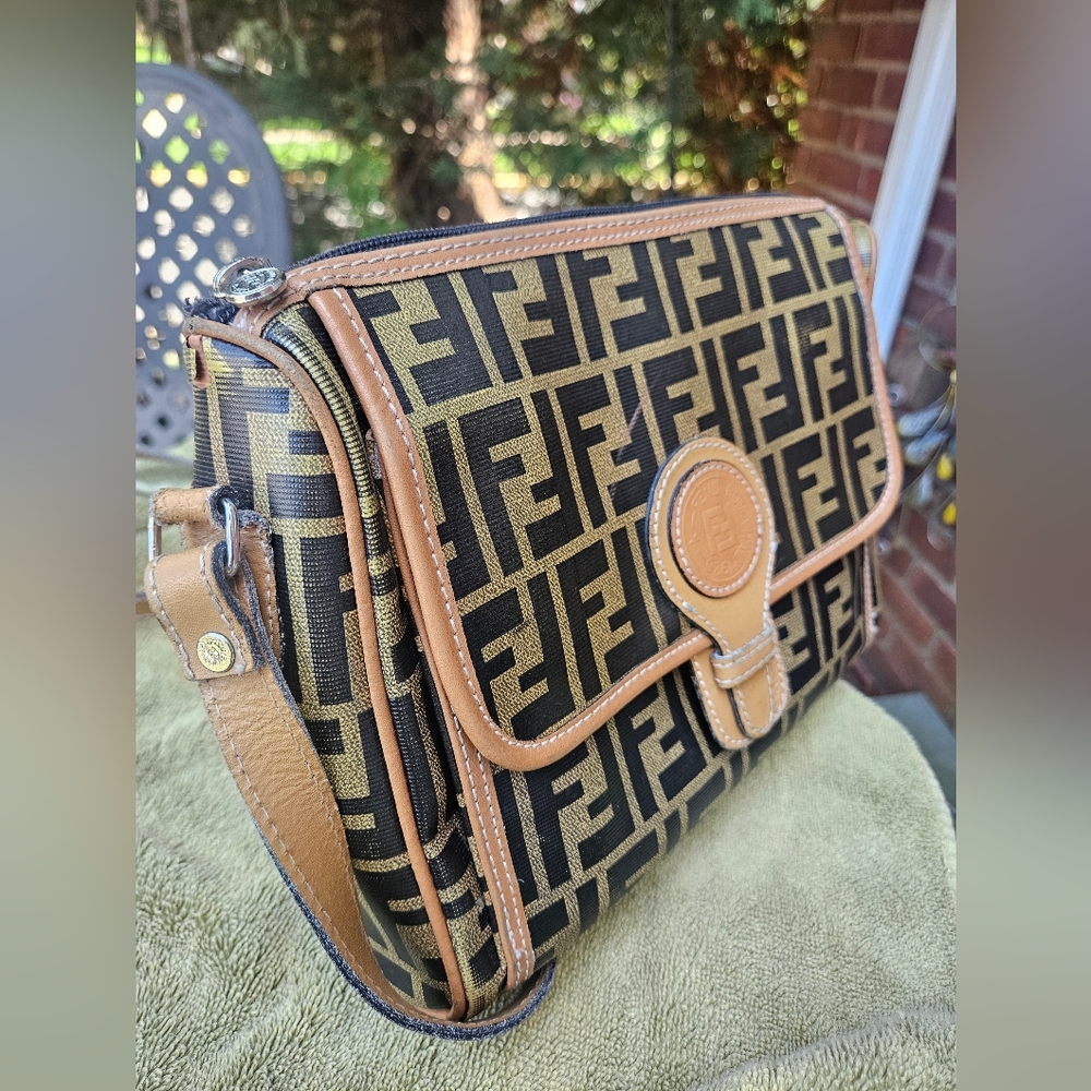 1970s Fendi Zucca Monogram Canvas Crossbody Bag in Black & Tan - Picture 11 of 12